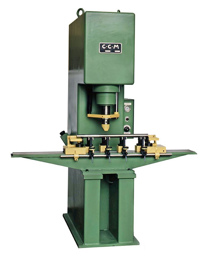Presse a corsa controllata tipo “PICA-R” da 300 kN per raddrizzatura di particolari a sezione circolare