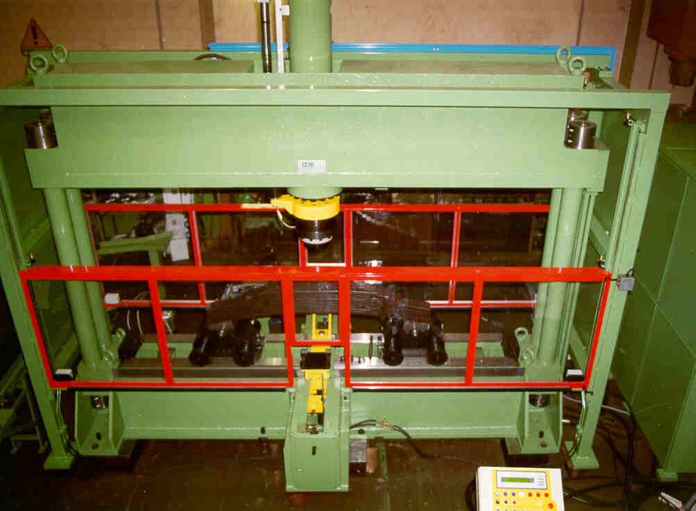 macchina prova balestre 500 kN